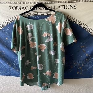 3/$30 💓 AVA & VIV Sage Floral Top